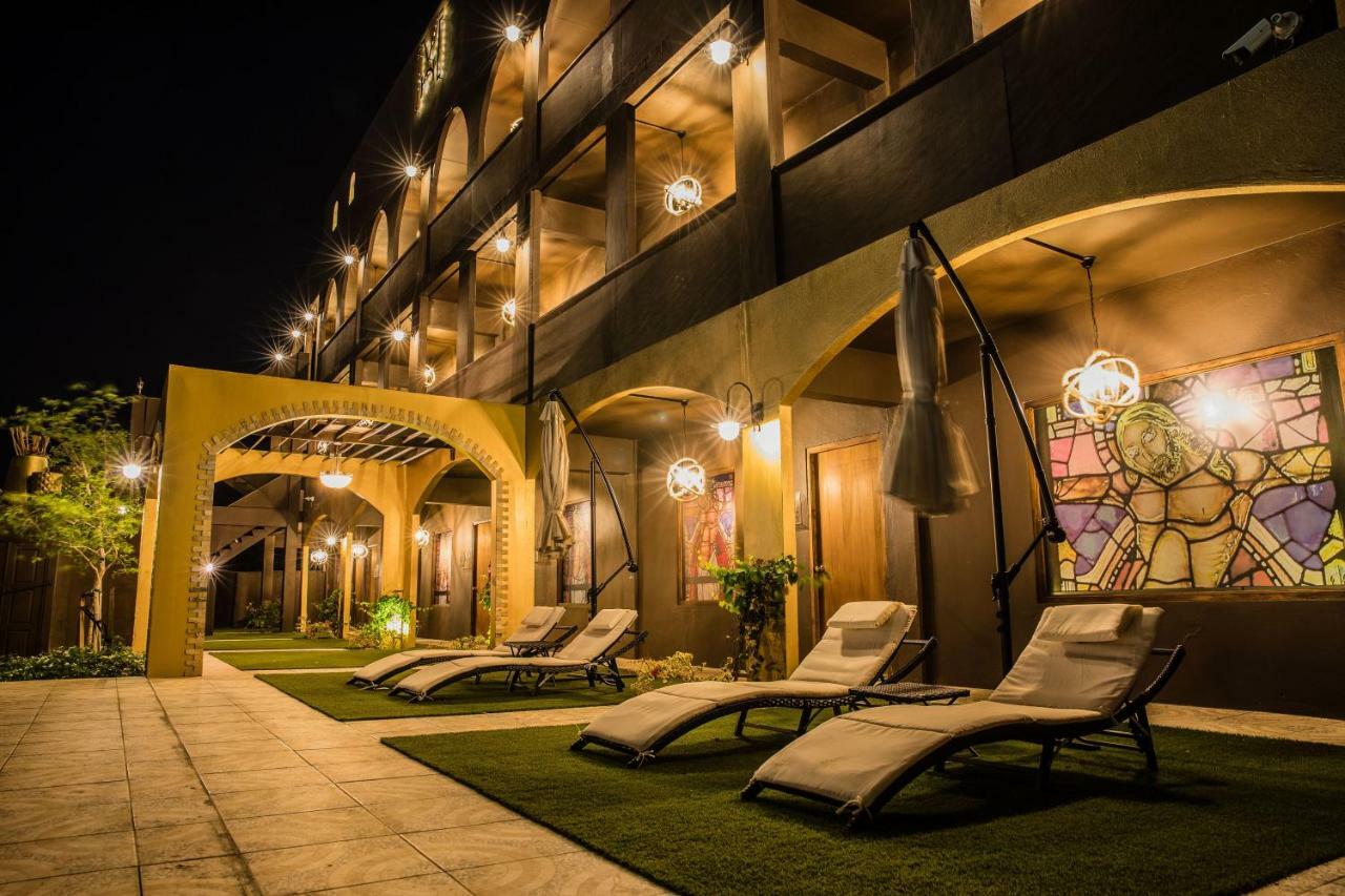 Monastery Suites Oranjestad Eksteriør billede