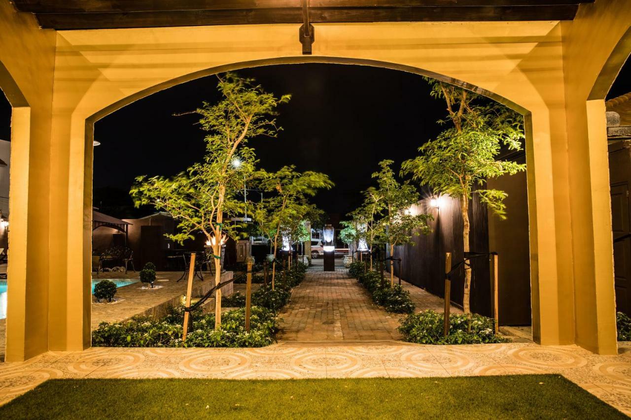 Monastery Suites Oranjestad Eksteriør billede