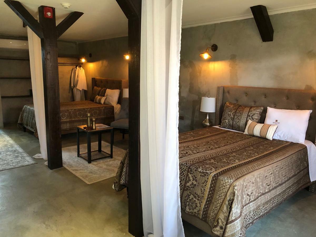 Monastery Suites Oranjestad Eksteriør billede